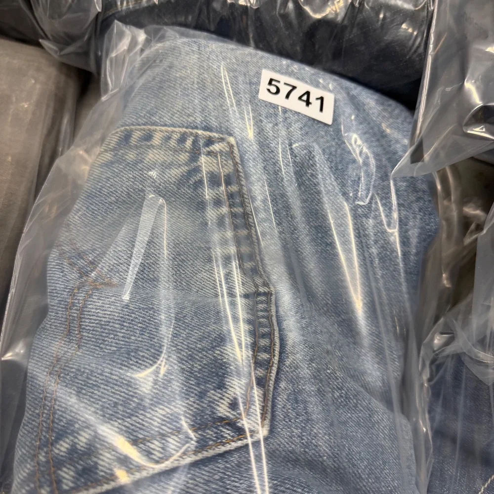Levis 505 Regular Fit Straight Leg Blue Denim Jeans Mens W40 L32 Medium Wash‎